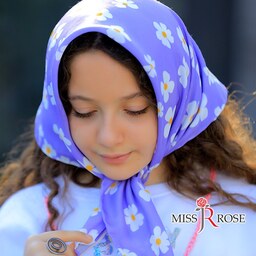 روسری دخترانه - نخی - قواره 70 - ارسال رایگان - برند میس رز طرح بابونه یاسی