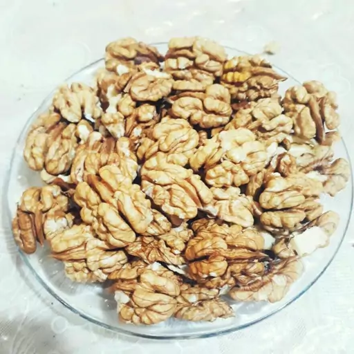 گردو ی ییلاق اشکور گیلان(متوسط) خوشمزه و روغن دار