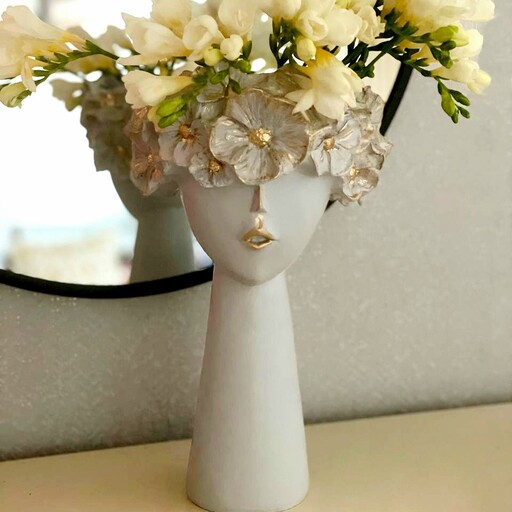 گلدان و شمعدان ، ست تزئینی دختر گل به سر دستسازه های مینو       هزینه ارسال کالا بصورت پس کرایه