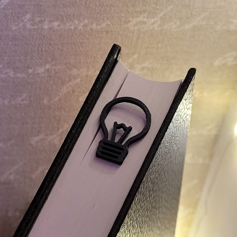 نشانگر کتاب بوک مارک طرح  لامپ رنگ مشکی و طول 11 سانتی متر