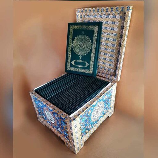 جعبه قرآن (خالی) مخصوص قرآن جزوه ای 30پاره درب دار از جنس چوب (ارسال رایگان)