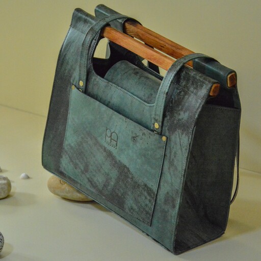 کیف دستی چرم طبیعی ترکیب چوب و چرم گاوی درجه یک کیف دوشی چرم بزرگ و جادار