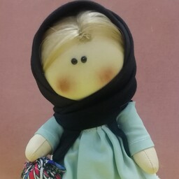 عروسک روسی تاج گل(لباس محلی)  با بقچه دست 