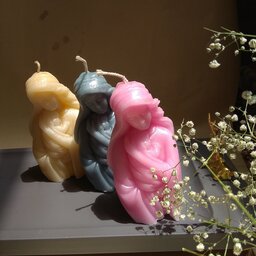 شمع آغوش مادر مناسب هدیه با بانوان و دختران  و روز دختر در رنگهای مختلف با کیفیت بالا  تعداد بالا با تخفیف ویژه 