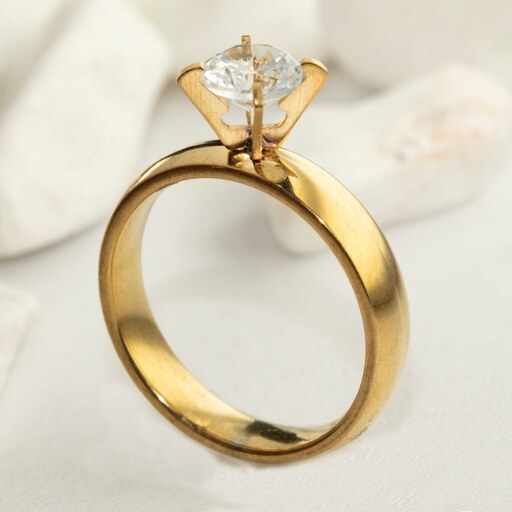 انگشتر زنانه نگین دار الماسی مدل سولیتر طرح طلا (رنگ ثابت و ضد حساسیت)