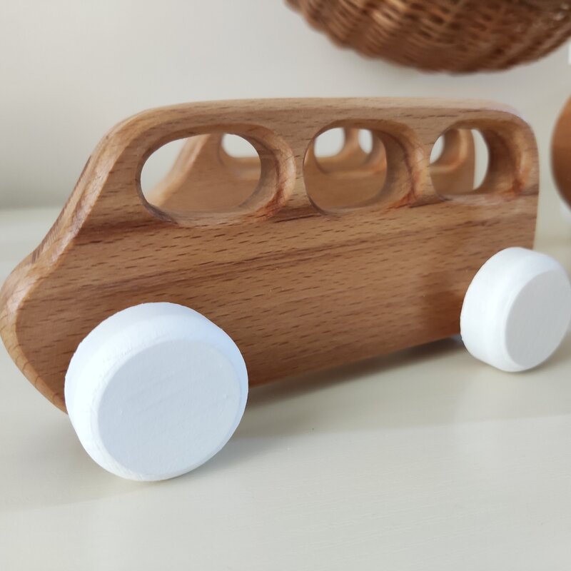 اسباب بازی چوبی ماشین  مدل اتوبوس جنس چوب راش با پوشش روغن  گیاهی طول 15 سانت