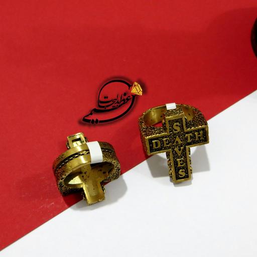 انگشتر مردانه استیل رنگ ثابت طرح گنگ صلیب مات طلایی به همراه رکاب فول استیل درجه یک رنگ ثابت سایز 11