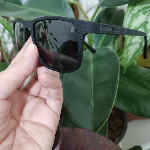 عینک آفتابی مردانه اوگا مورل OGA مدل 7906                 دارای خاصیت پلاریزه و آنتی رفلکس با استاندارد UV400