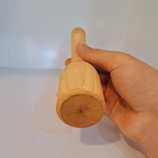 گوشت کوب چوبی کوچک از جنس چوب آزاد