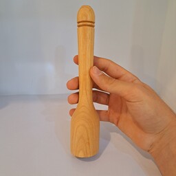 گوشت کوب چوبی کوچک از جنس چوب آزاد