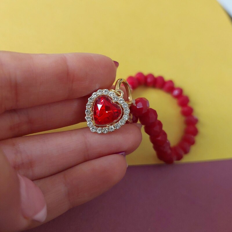 دستبند زنانه کریستالی قرمز مدل آویز طرح قلب با قفل تی کد HC200