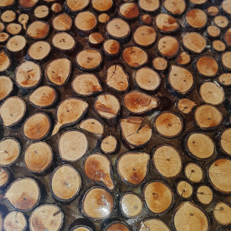 میز عسلی  با تیکه های چوب زردالو 