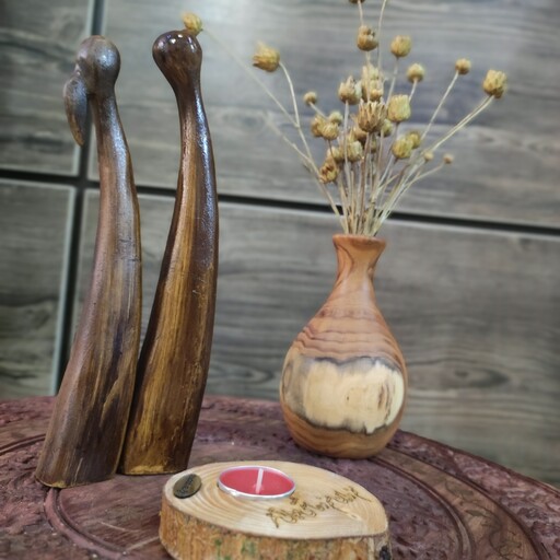 تندیس چوبی زوج عاشق با پایه چوب کالباسی 