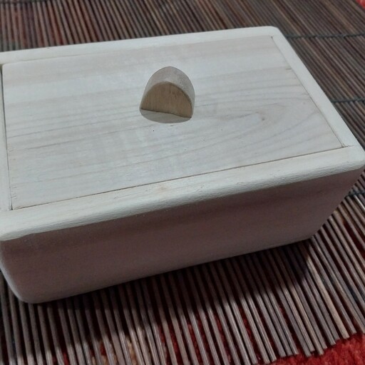 جعبه کوچک چوبی  ویژه شکلات خوری تکی  طلاجات و زیورآلات کوچک 
