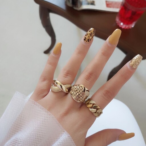  انگشتر زنانه طرح طلا  

جنس طلاروس  
 رنگ ثابت 
 سایز بندی کامل 
