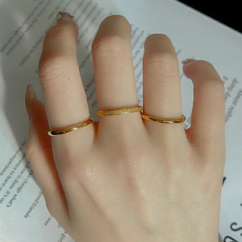 پک انگشتر  سه تایی یکی شنی ودوتا ساده رنگ ثابت فقط طلایی موجوده 