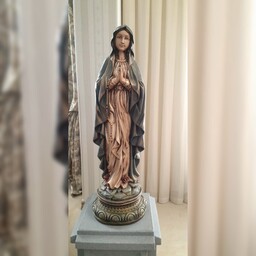 مجسمه مریم مقدس بزرگ