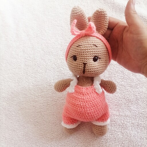 عروسک دستبافت  طرح خرگوش  دلبر و دوست داشتنی با  و ارسال رایگان 