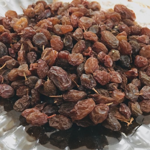 کشمش درجه یک و مرغوب از بهترین انگور های موجود در ایران