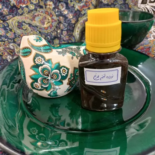 روغن زرده تخم مرغ.آبرسانی عمیق پوست.رفع خشکی مو ومرطوب نمودن آن.نرم کننده طبیعی مو