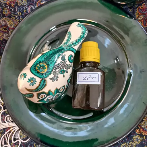 روغن زرده تخم مرغ.آبرسانی عمیق پوست.رفع خشکی مو ومرطوب نمودن آن.نرم کننده طبیعی مو