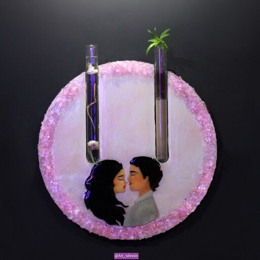 تابلو جا گلدانی طرح عشق به قطر 30 با دو گلدان شیشه ای جنس چوب و رزین