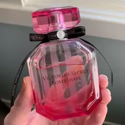 عطر زنانه ویکتوریا سکرت بامبشل 5 و 10 و 20 میل victorias secret bombshell