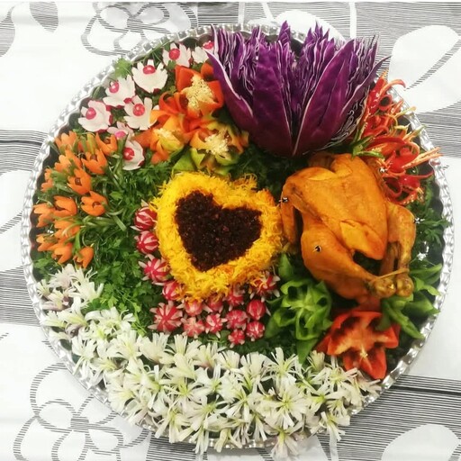 سینی مرغ و سبزیجات ویژه صبحی عروس
