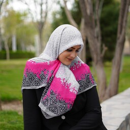تخفیف عید نوروز روسری طوسی صورتی قواره متوسط نخی سبک وراحت چهارفصل دارای رنگ بندی
