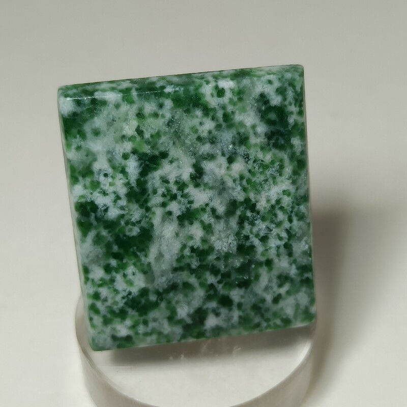 سنگ جاسپر دونه برفی کد (2) سنگ جاسپر سبز سنگ متولدین آبان ماه سنگ طبیعی و معدنی