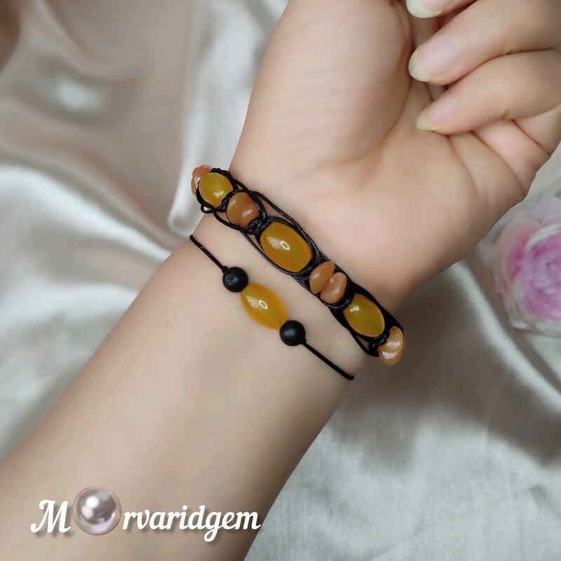 دستبند زیبای جید زرد با بافت متفاوت و اسپورت نخ چرمی(مروارید جم) فروش بصورت دو تایی