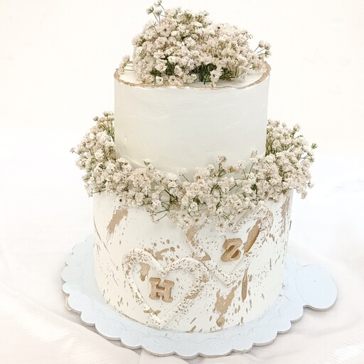 کیک عقد و عروسی دو طبقه یک کیلو 500 گرمی با گل طبیعی