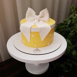 کیک خامه ای دخترانه پاپیونی