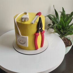 مینی کیک خامه ای تولد مشاغل (برق کار)