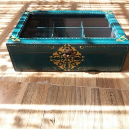 جعبه چوبی پتینه شده رنگ  سبز کله غازی  طراحی شده با دست و رنگ ثابت قابل تمیز کردن با دستمال مرطوب