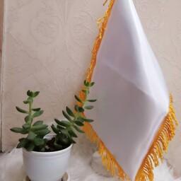 چاپ روی پرچم  رومیزی با جنس ساتن و پایه سنگی