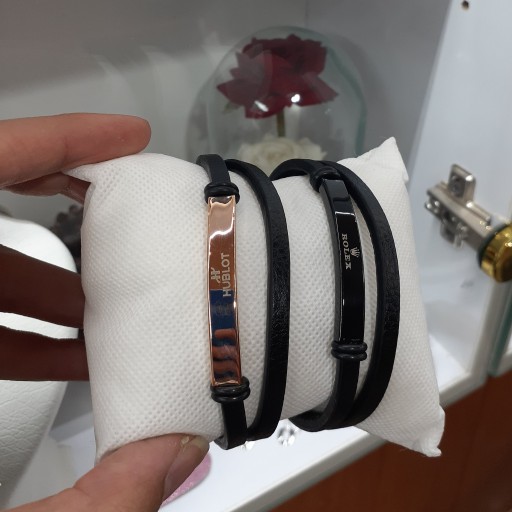 دستبند چرم دولاین با پلاک و قفل استیل در 4 رنگ مختلف