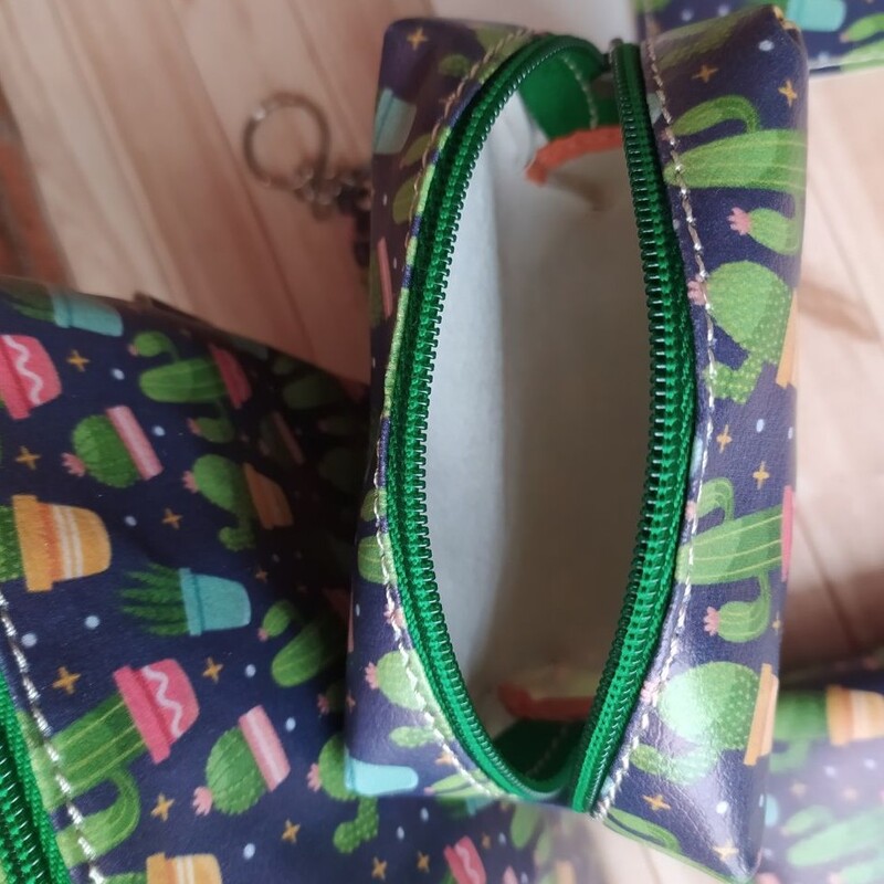 جاکارتی  کیف لوازم آرایش کیف پد بهداشتی و  دستمال کاغذی  طرح کاکتوس