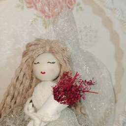 آویز عروسک مکرومه جذاب و دلبر  ویژه ی عروس خانم ها 