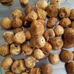 انجیر خشک استهبان بسیار شیرین و خوشمزه