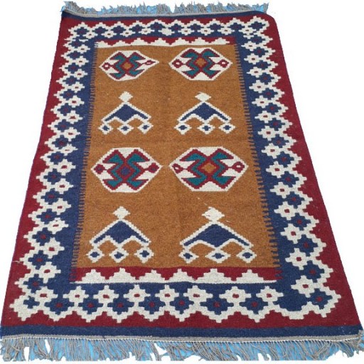 گلیم پشمی متوسط