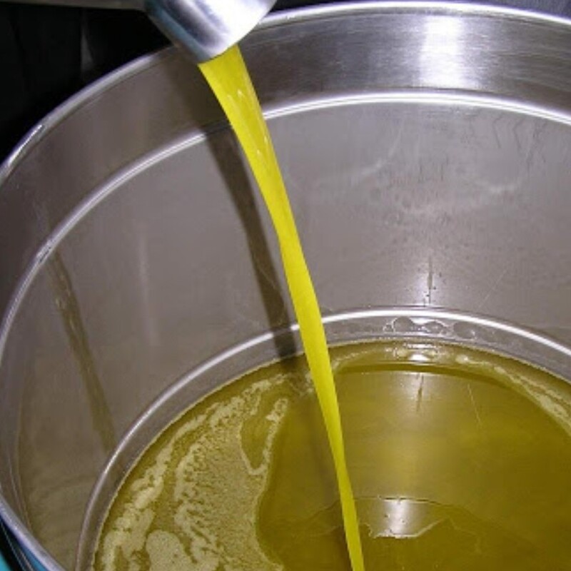 10 لیتر روغن زیتون پرس سرد فرابکر   از تولید به مصرف مستقیم از باغدار زیتون شهرستان طارم 