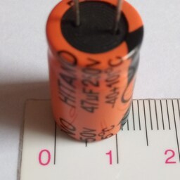 خازن الکترولیتی 47UF-250V نارنجی برند HITANO با توان حرارتی منفی 40 تا مثبت 105