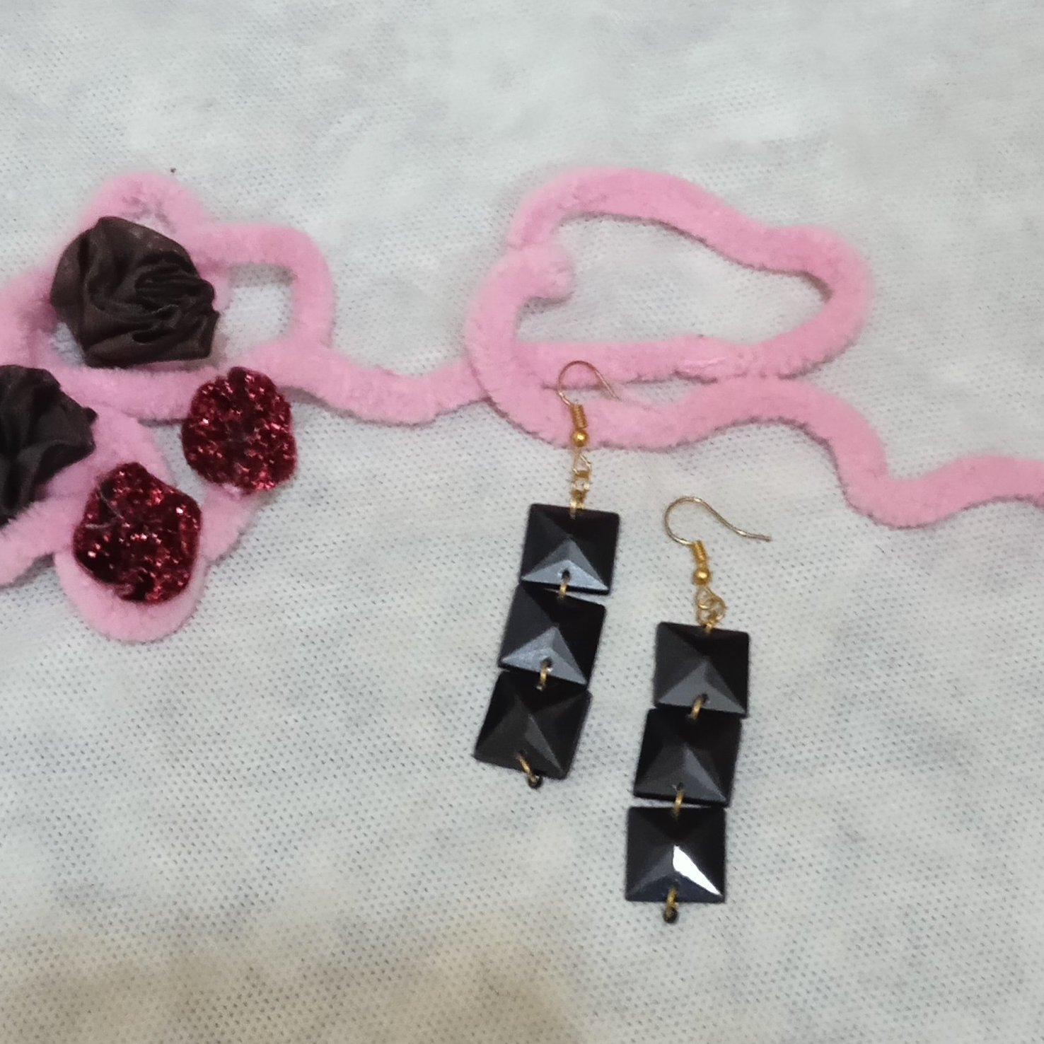 گوشواره مکعبی