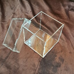 باکس شیشه ای کوچک خارجی