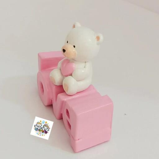 مجسمه خرس کوچولو روی کلمه love از جنس پودر سنگ مناسب برای ولنتاین 