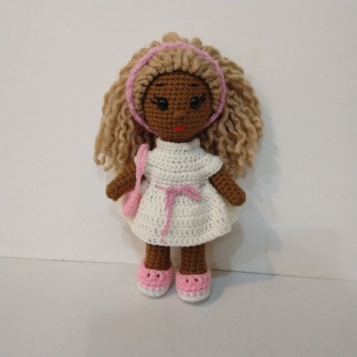 عروسک بافتنی دختر سیاهپوست