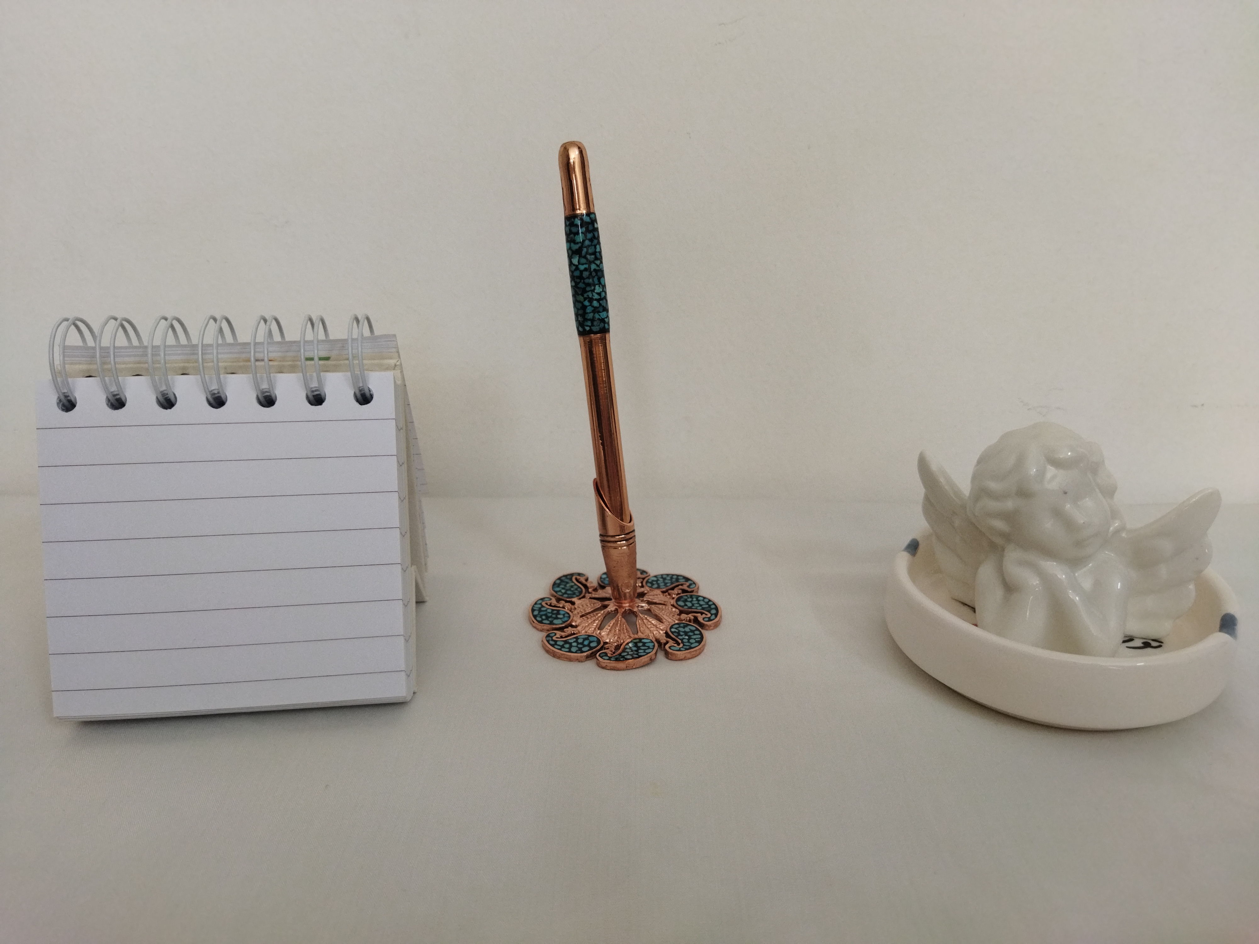 Luxury turquoise Kobi fountain pen and base