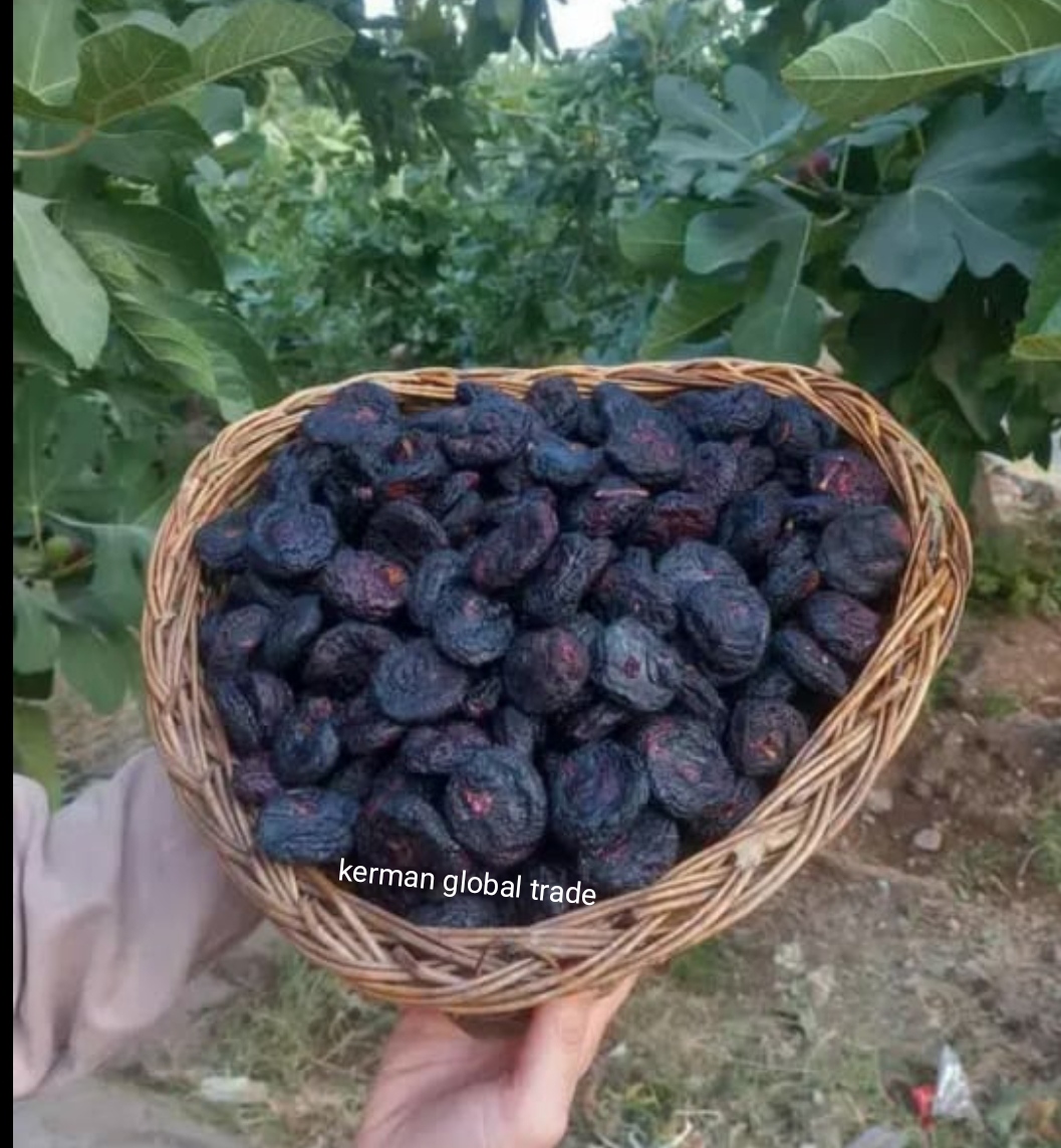 Dried black figs