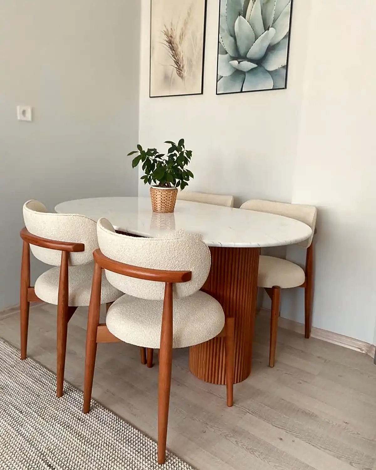 Minimalist 4-seater dining table and chairs